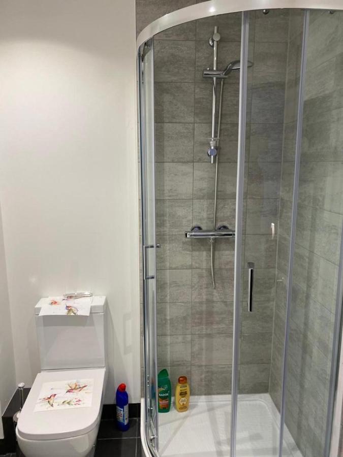 פטרבורו Central Newly Built 2 Bed Duplex Penthouse With Free On-Site Gated Parking, Lift Access, Self Check-In, Super Fast Wifi, Two Cathedral View Terraces & Sleeps 6 מראה חיצוני תמונה